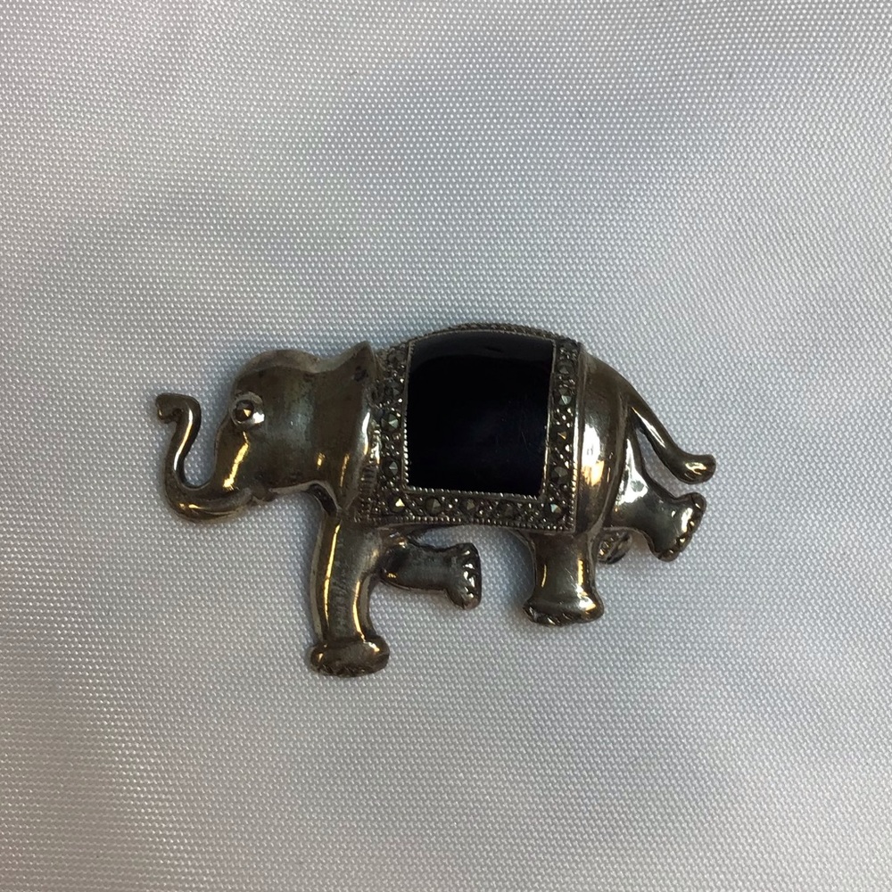 VINTAGE STERLING SILVER ONYX ELEPHANT PIN/BROOCH